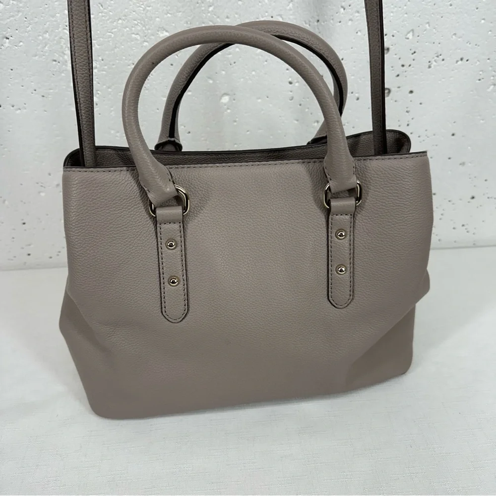 Kate Spade Taupe Larchmont Avenue Pebbled Leather Satchel Crossbody Bag Purse - Picture 5 of 16